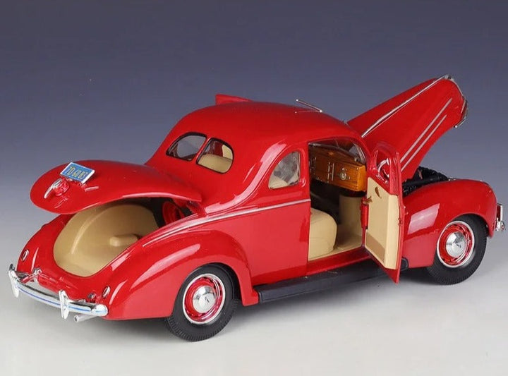 Ford Deluxe 1:18