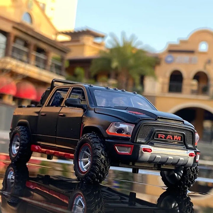 Dodge RAM 1:32 20cm