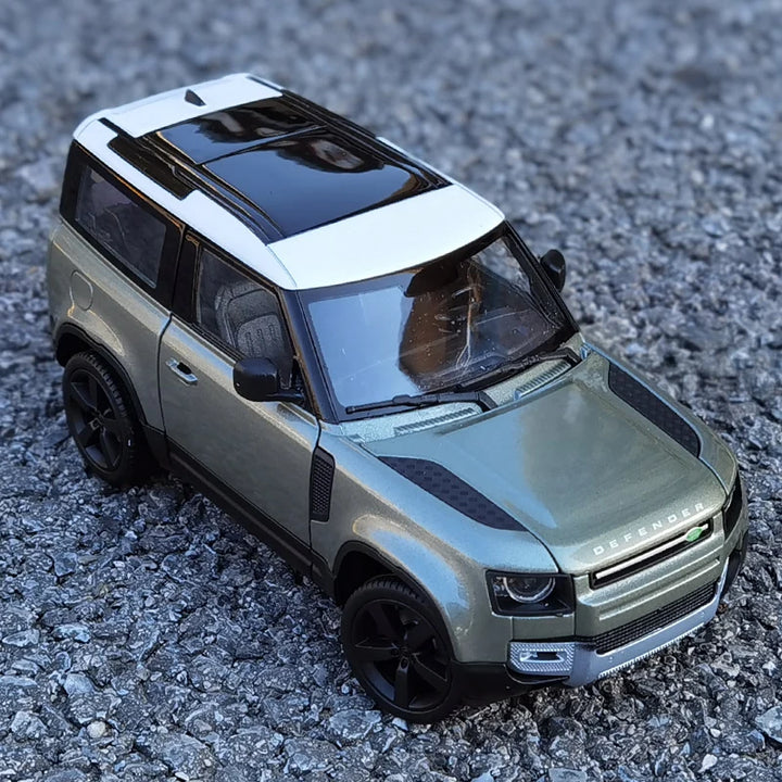 Land Rover Defender SUV 1:24 19cm