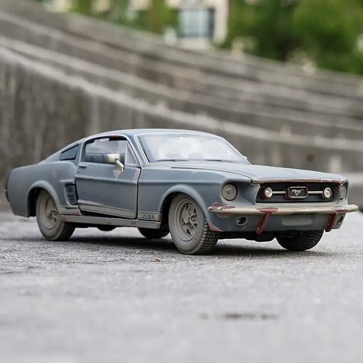 Ford Mustang GT 1967 1:24 19cm