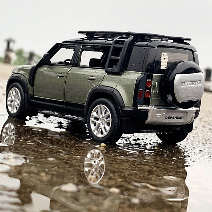 Land Rover Defender 1:32