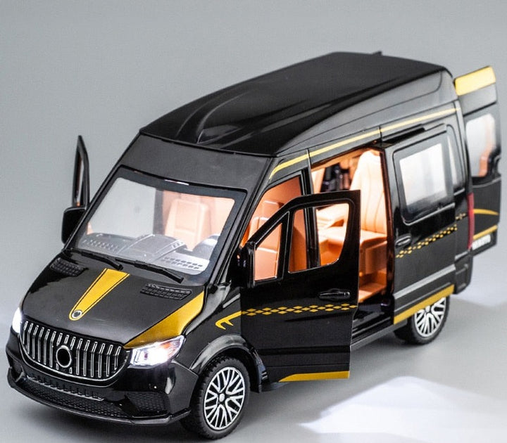 Van Mercedes Benz 1:24 19cm