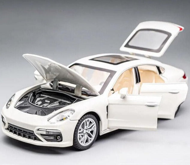 Porsche Panamera 1:24 20cm