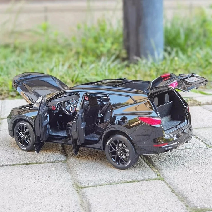 Chevrolet Blazer Trailblazer RS SUV 1:18 28cm