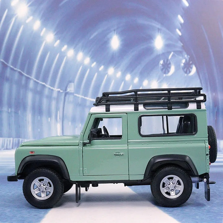 Land Rover Defender 1:24
