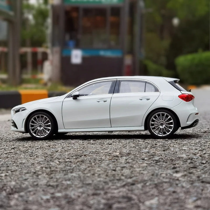 Mercedes Benz A A180 1:18 24cm