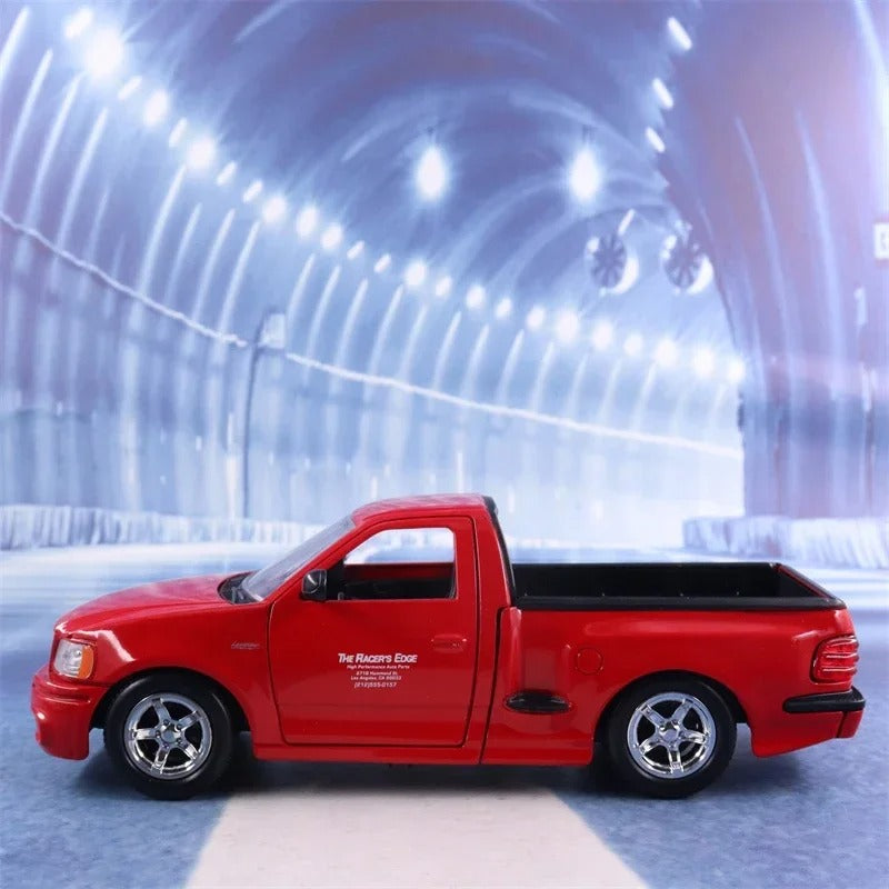 Ford F-150 SVT 1:24