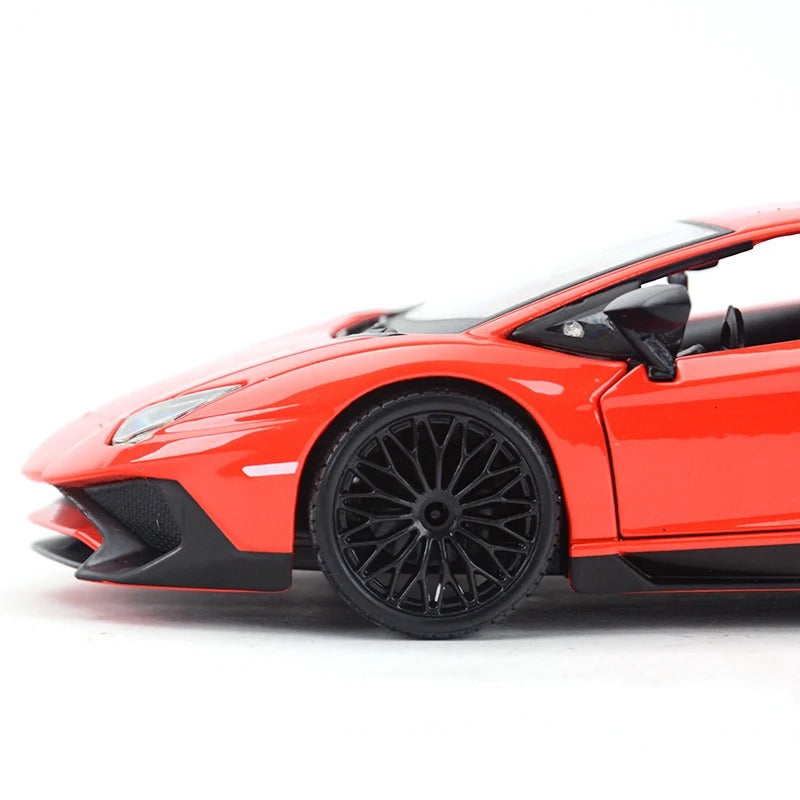 Lamborghini Aventador SV 1:24 20cm