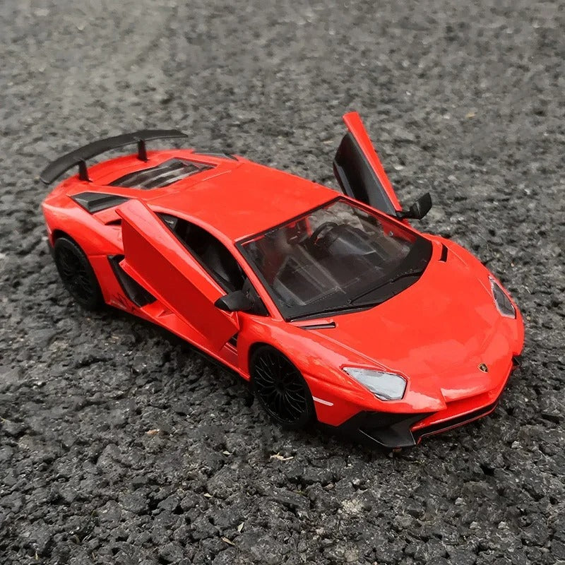 Lamborghini Aventador SV 1:24 20cm