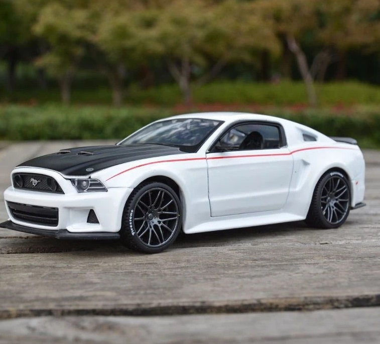 Ford Mustang Street Racer 2014 1:24