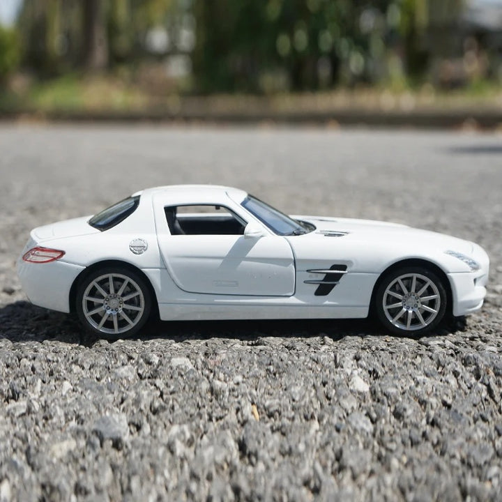 Mercedes SLS AMG 1:24