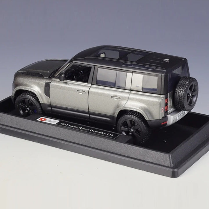 Land Rover Defender 110 1:24