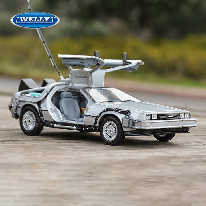 DeLorean De Volta Para o Futuro 1:24 30cm