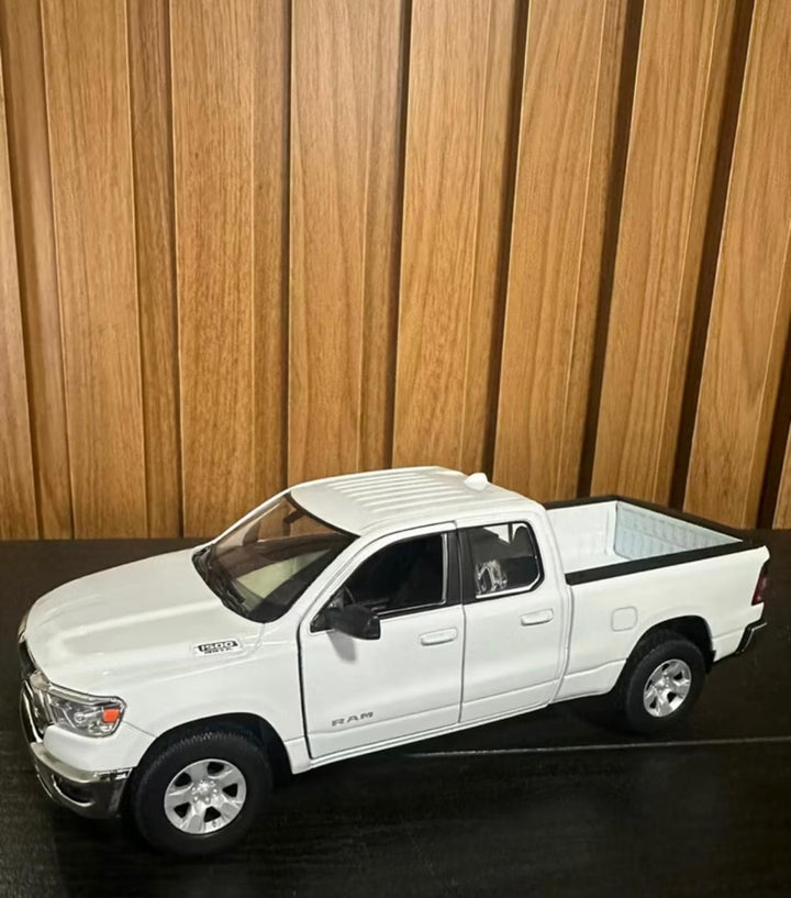 Dodge RAM 1500 1:24