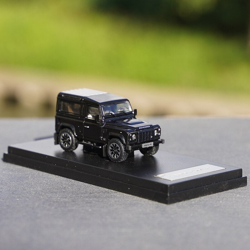 Land Rover Defender 90 1:64