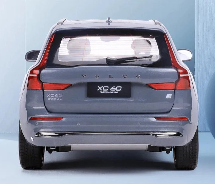 Volvo XC60 2022 SUV 1:18 26cm