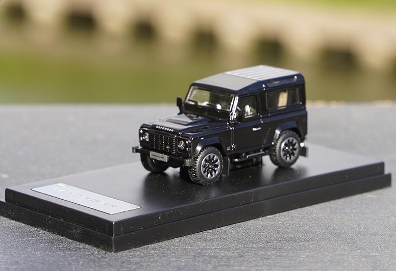 Land Rover Defender 90 1:64