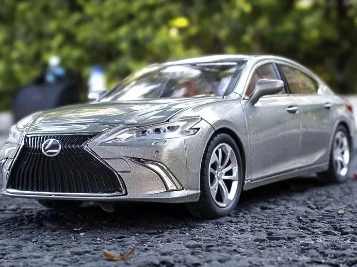 Lexus ES300 1:24
