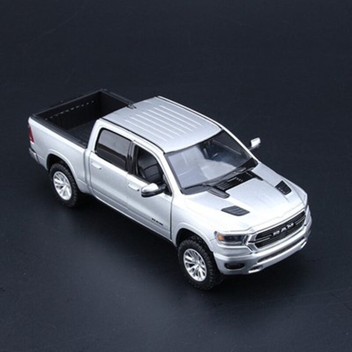 Dodge RAM 1500 1:24