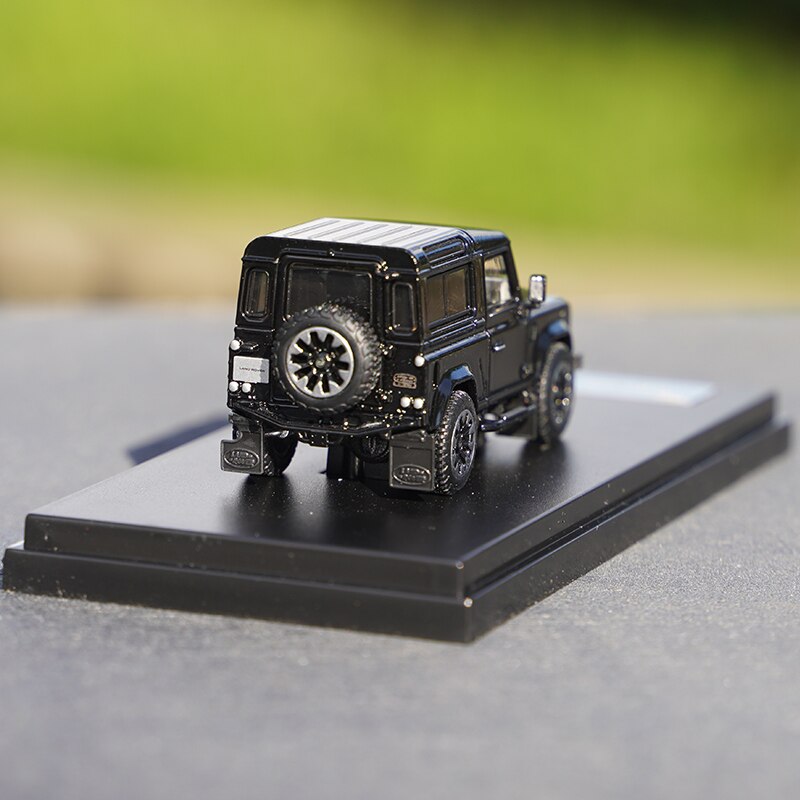 Land Rover Defender 90 1:64