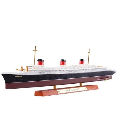 Navio Cruzeiro 1:1250 22cm