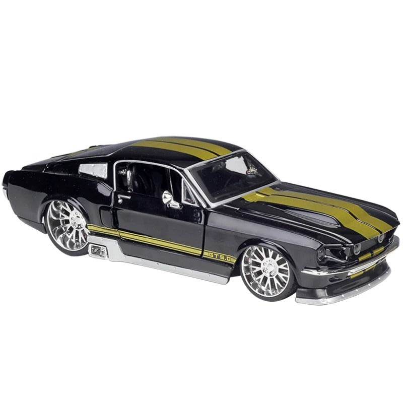 Ford Mustang GT 1967 1:24 19cm