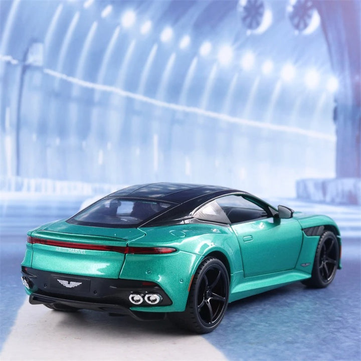 Aston Martin DBS 1:24 21cm