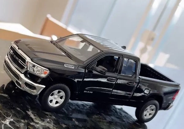 Dodge RAM 1500 1:24 20cm