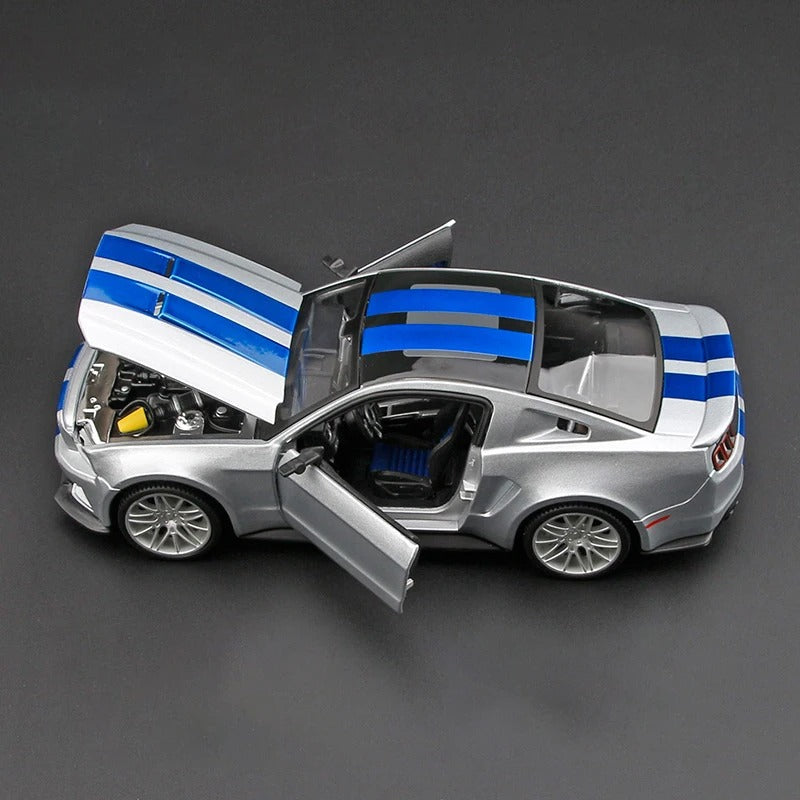 Ford Mustang GT 2014 1:24 19cm