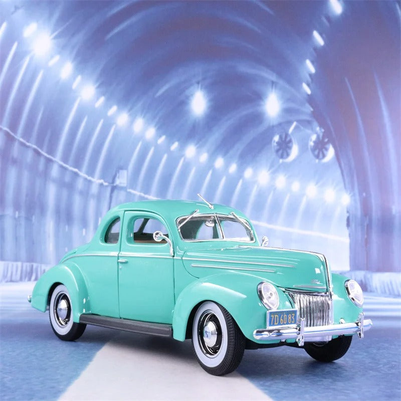 Ford Deluxe 1:18