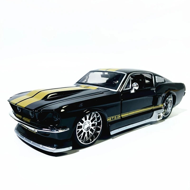 Ford Mustang GT 1967 1:24 19cm