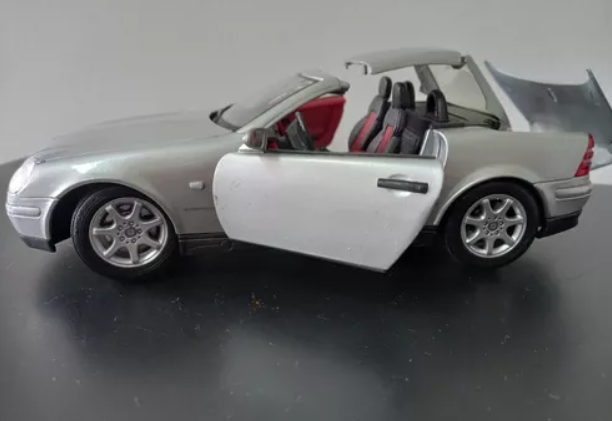 Mercedez Bens Slk 230 1:18