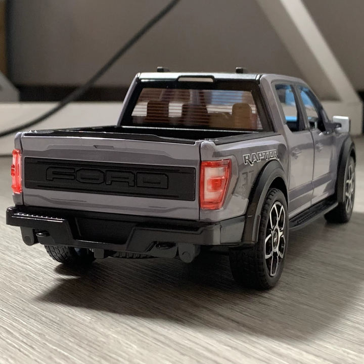 Ford Raptor F150 1:24 25cm