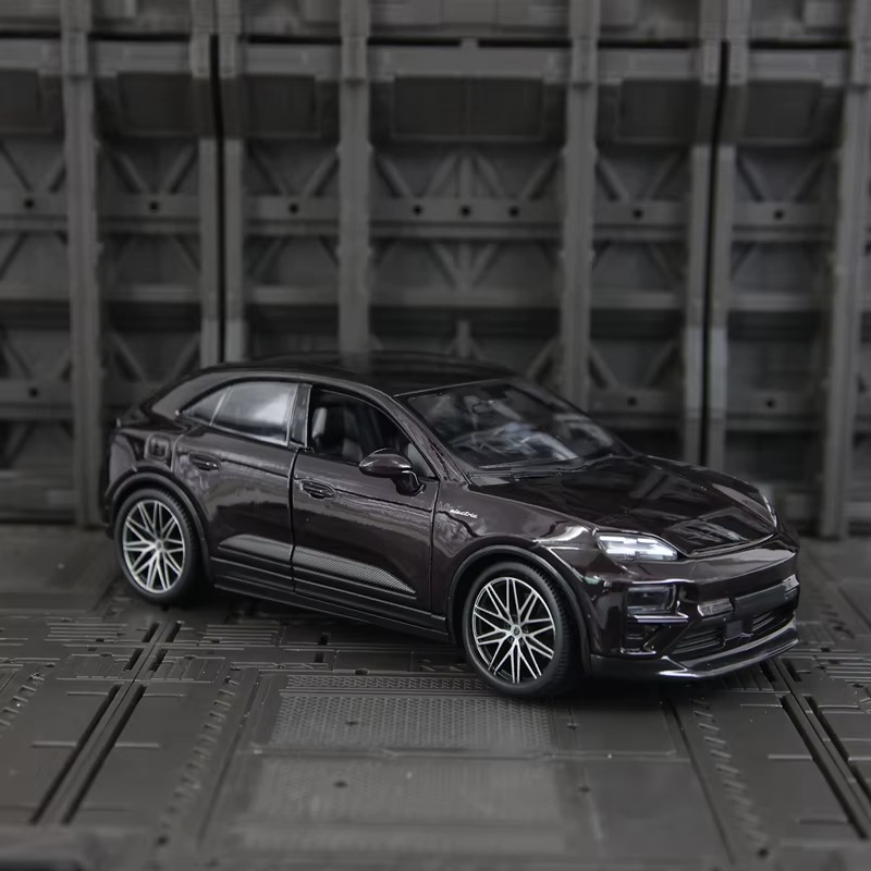 Porsche Macan 4 Electric 1:24