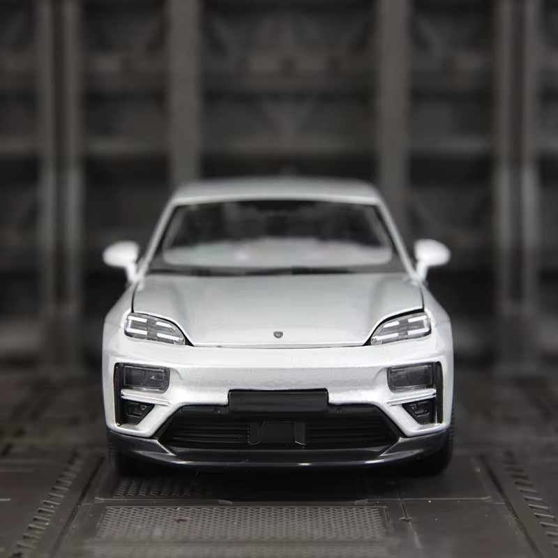 Porsche Macan 4 Electric 1:24