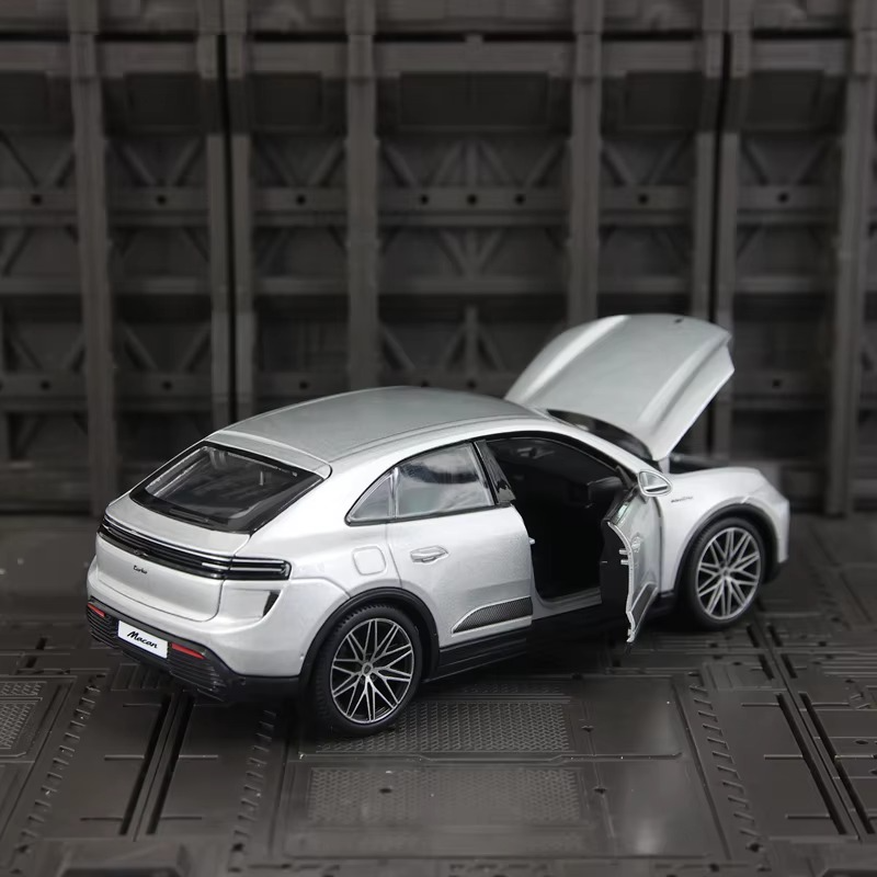 Porsche Macan 4 Electric 1:24