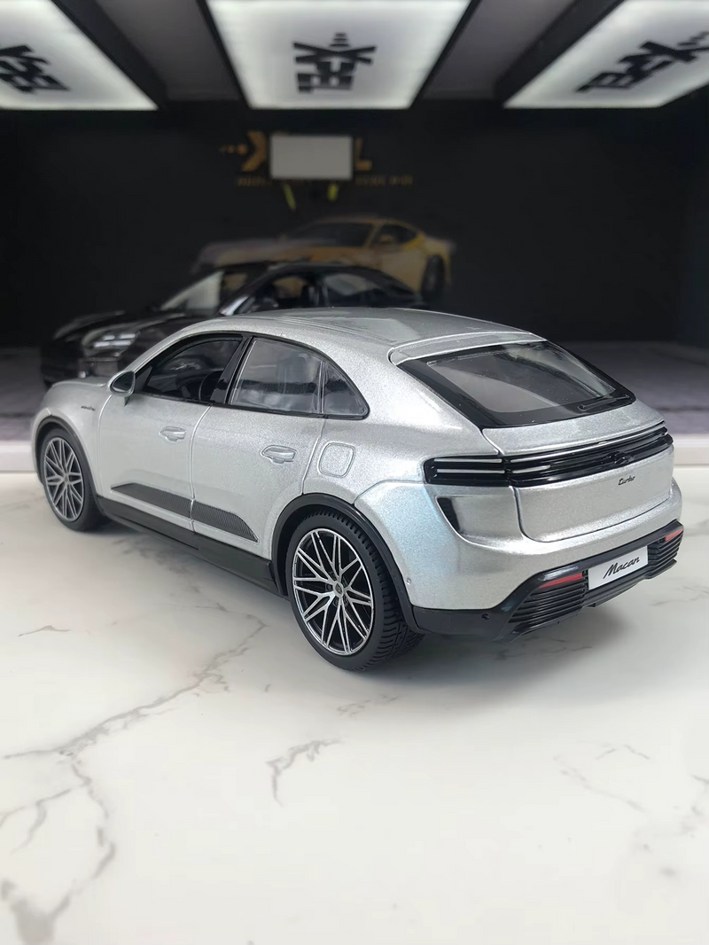 Porsche Macan 4 Electric 1:24
