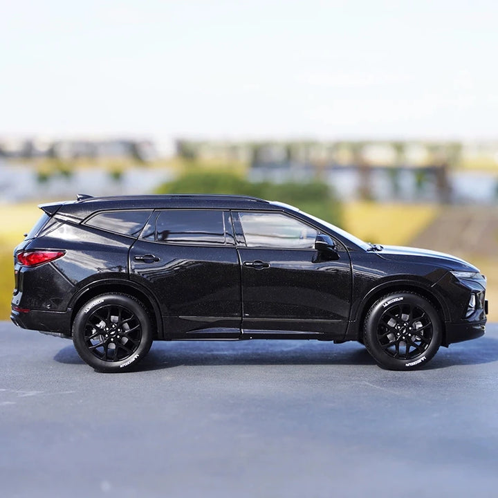 Chevrolet Blazer Trailblazer RS SUV 1:18 28cm