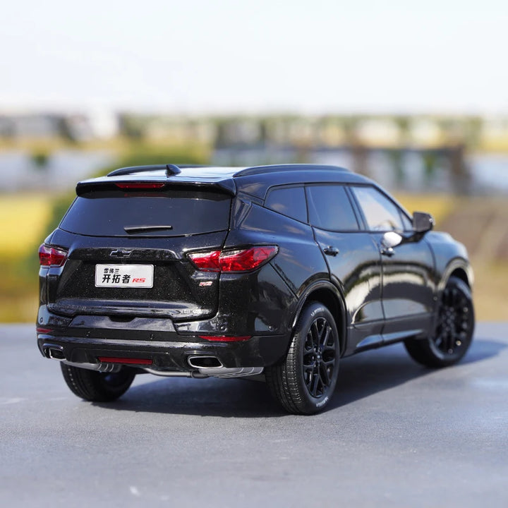 Chevrolet Blazer Trailblazer RS SUV 1:18 28cm