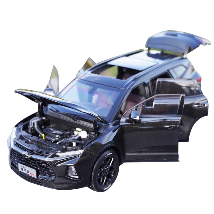 Chevrolet Blazer Trailblazer RS SUV 1:18 28cm