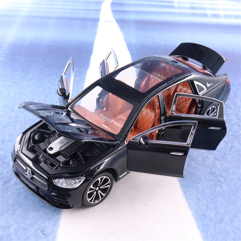 Mercedes Benz E300 E-Class Sport 1:24 22cm