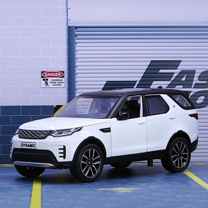 Range Rover Discovery R-Dynamic SUV 1:24 20cm