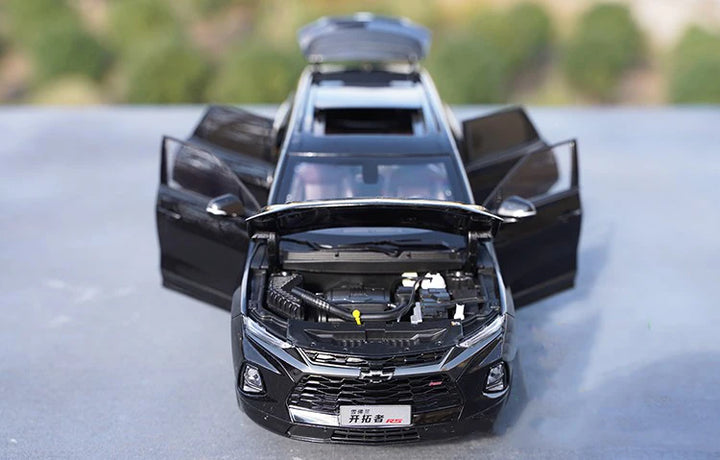 Chevrolet Blazer Trailblazer RS SUV 1:18 28cm