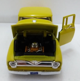 Miniatura Pickup Ford F-100 55/56 1:24