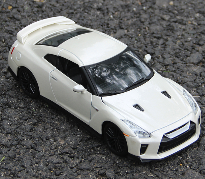 Nissan Ares GTR 2017 1:24