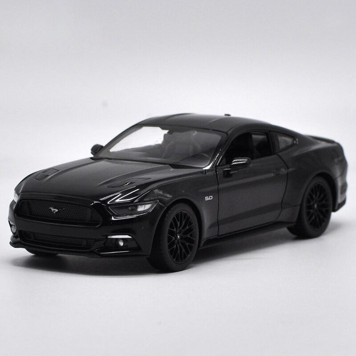Ford Mustang GT 1:24 19cm