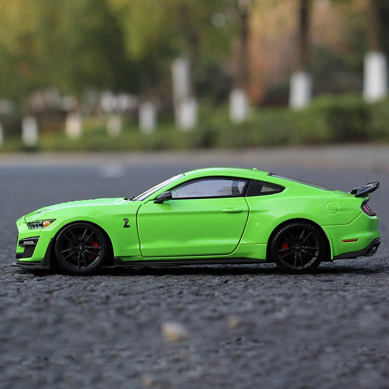 Ford Mustang Shelby GT500 1:24