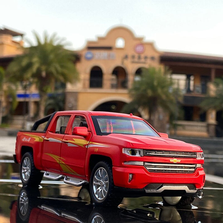 Silverado Chevrolet Pickup 1:32