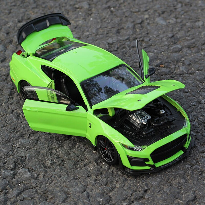 Ford Mustang Shelby GT500 1:24