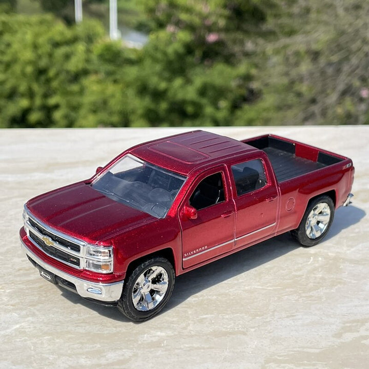 Silverado Classic Pickup 1:32